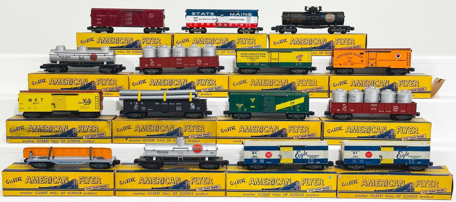 American Flyer Postwar S Gauge Fifteen (15) Assorted Freight Cars Boxed: American Flyer Postwar S Gauge Fifteen (15) Assorted Freight Cars Boxed, including 929 in C7 plus, 947 in C7 plus, 937 in C7 plus, 989 in C7 plus, 916 in C7 plus, 925 in C7 plus, 983 in C7 plus, 922 i