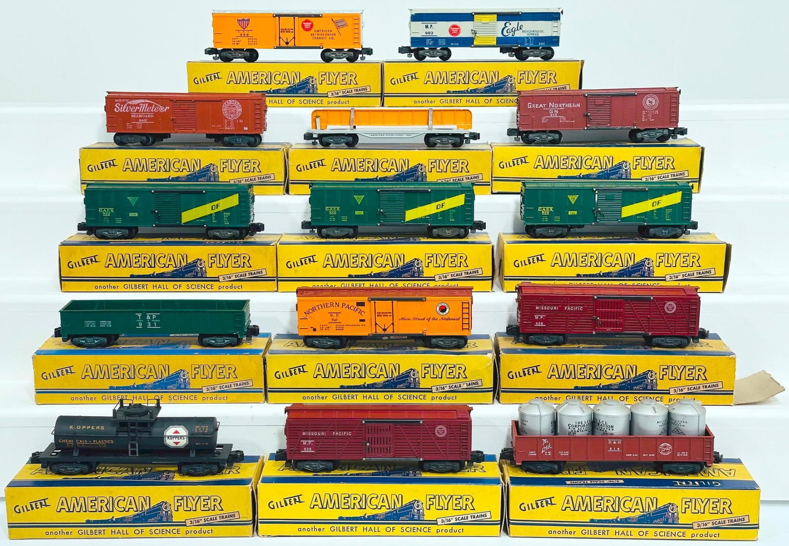 American Flyer Postwar S Gauge Fourteen (14) Assorted Freight Cars Boxed: American Flyer Postwar S Gauge Fourteen (14) Assorted Freight Cars Boxed, including 922 Box Car, 922 Box Car, 912 Chemical Car, 947 Refrigerator Car, 942 Box Car, 931 Gondola, 909 Flat Car with load, 