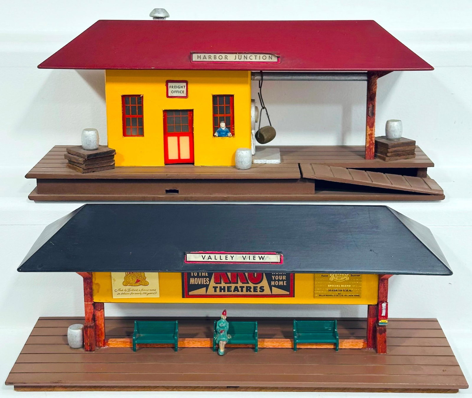 American Flyer Postwar S Gauge 274 Harbor Junction Freight Station and 160 Station Platform Valley (1 of 5)