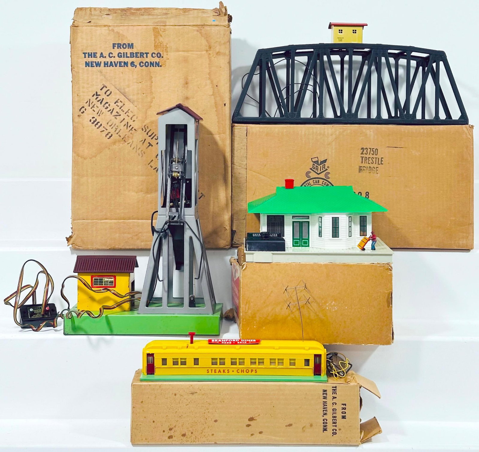 American Flyer Postwar S Gauge 23750 Trestle Bridge Boxed - 23789 Station and Baggage Smasher Boxed (1 of 11)