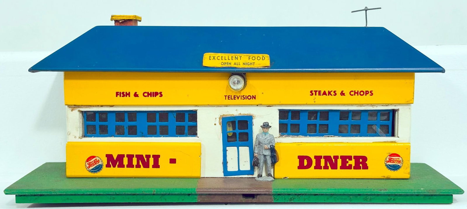 Mini - Craft Postwar S Gauge Diner: Mini - Craft Postwar S Gauge Diner, in C7.