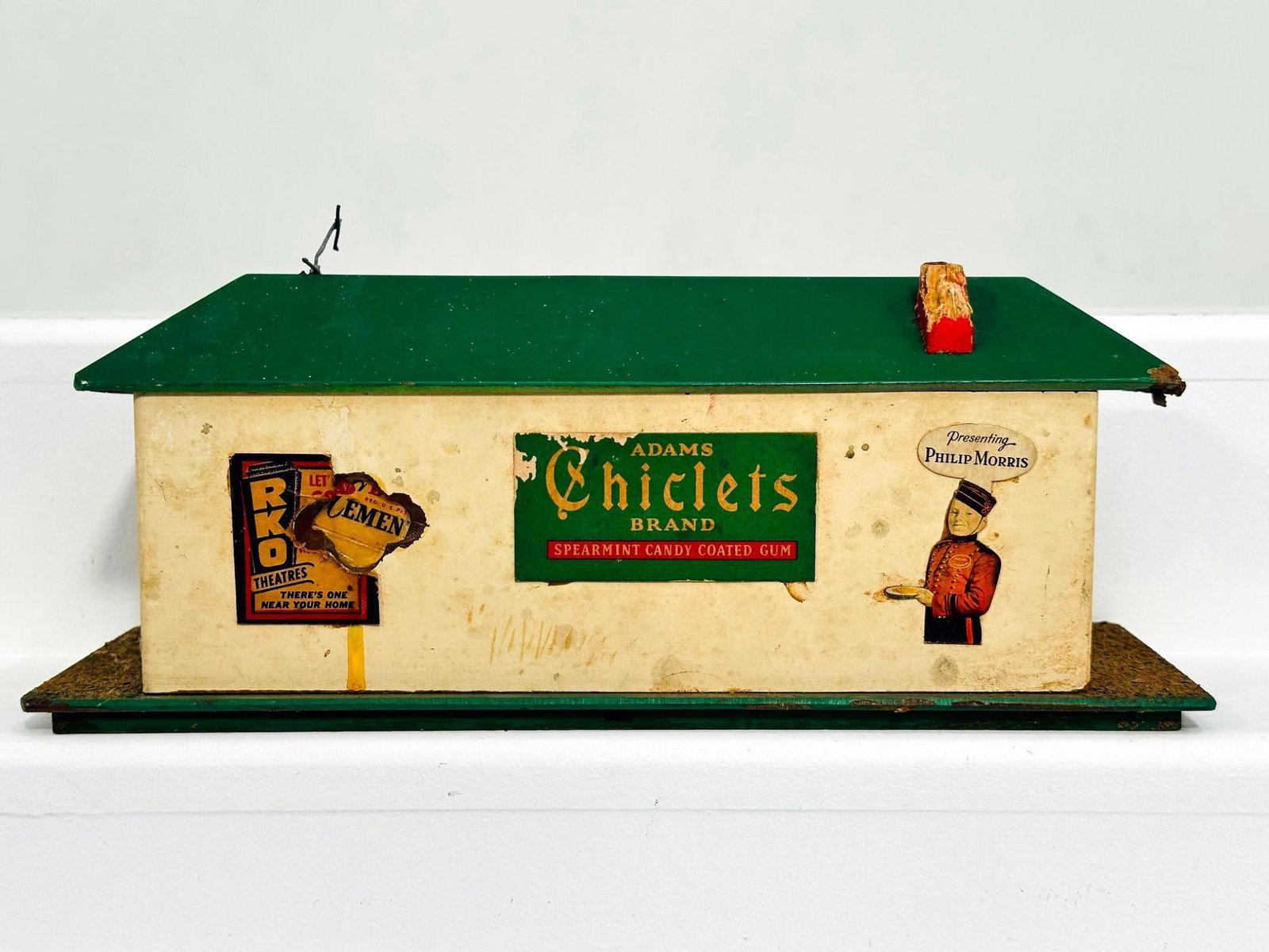Mini - Craft Postwar S Gauge Diner - 2