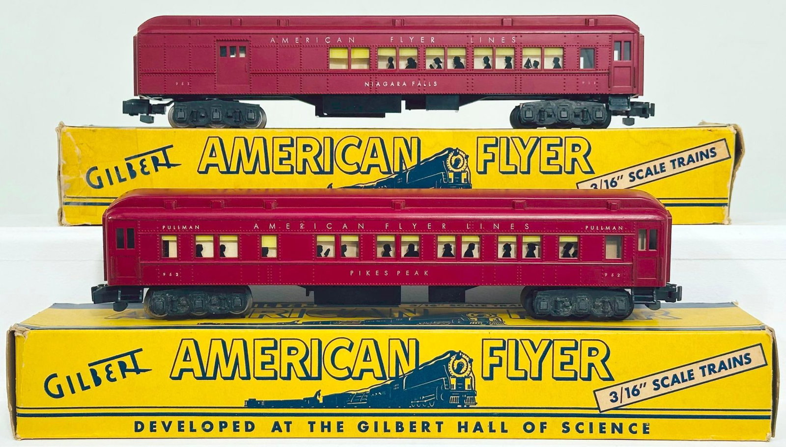 American Flyer Postwar S Gauge 962 and 963 Madison Passenger Cars with silhouettes Boxed (1 of 8)