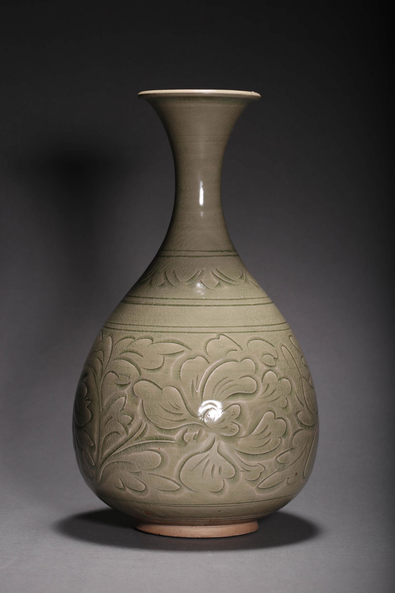 Incised Yaozhou Kiln Celadon-Glazed Yuhuchun (1 of 6)
