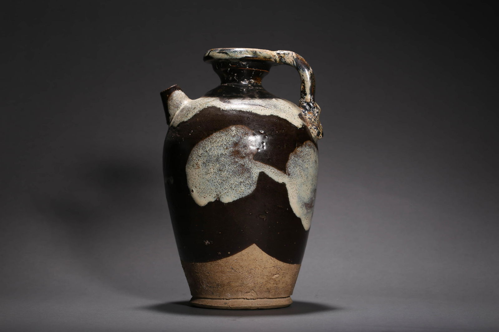 Lushan Kiln Black-Ground Ewer (1 of 6)