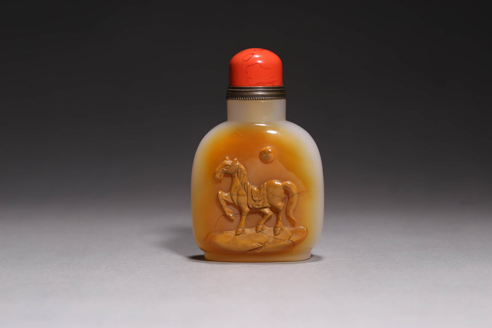 Carved Agate Horse Snuff Bottle (1 of 4)