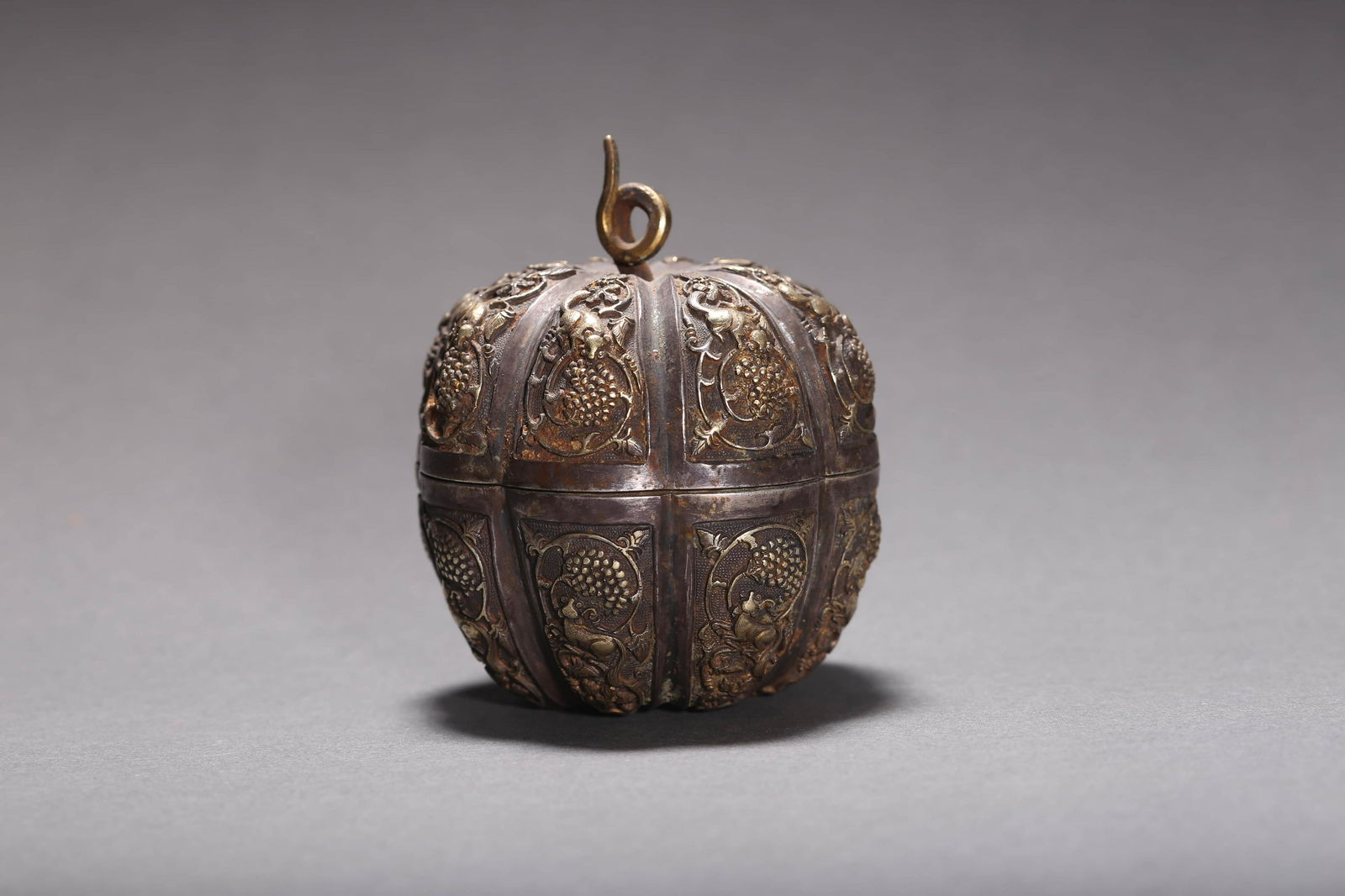 Engraved Silver Made Pumpkin Box and Cover (1 of 4)