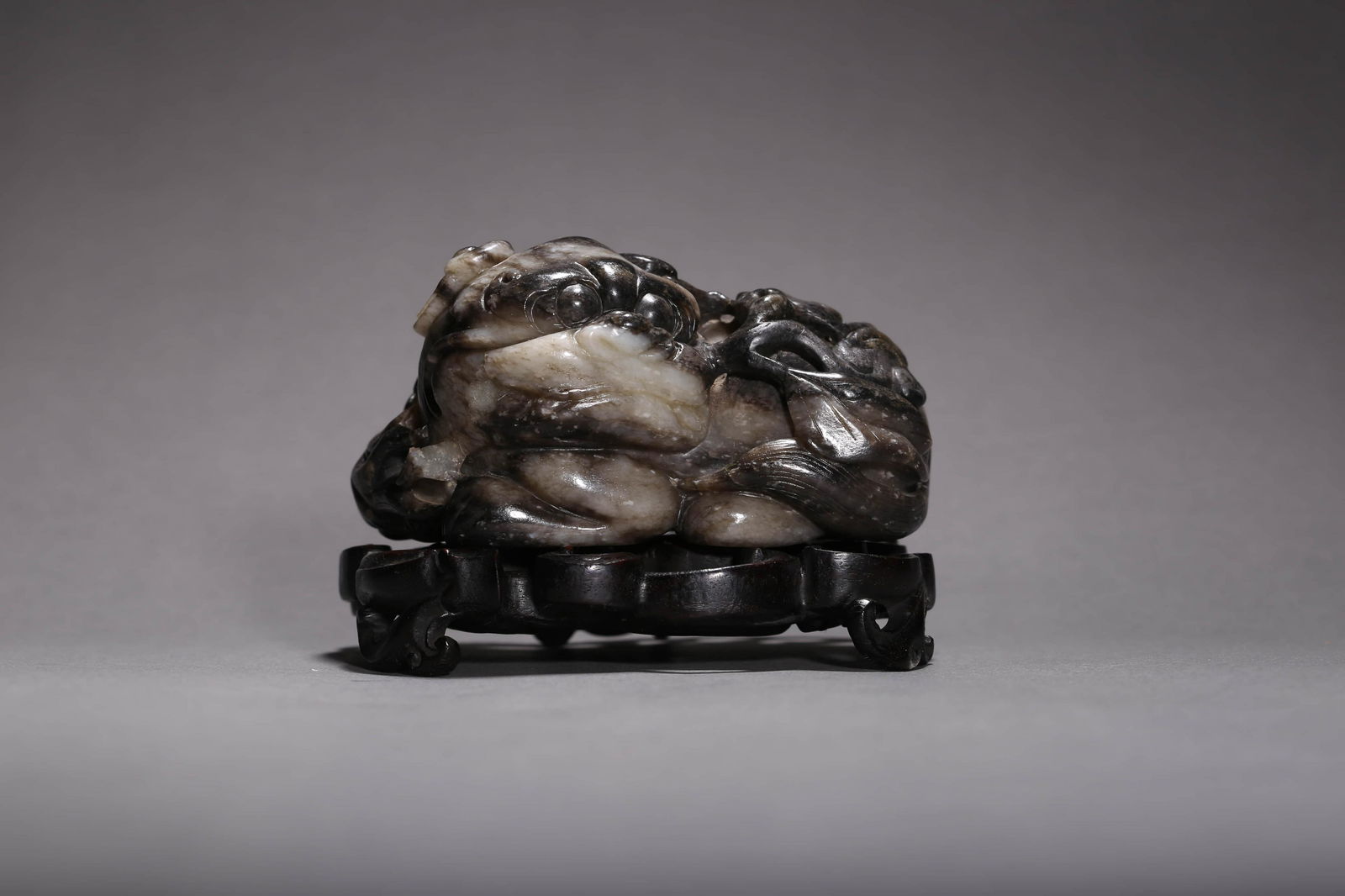 Carved Jade Beast Group Ornament (1 of 6)