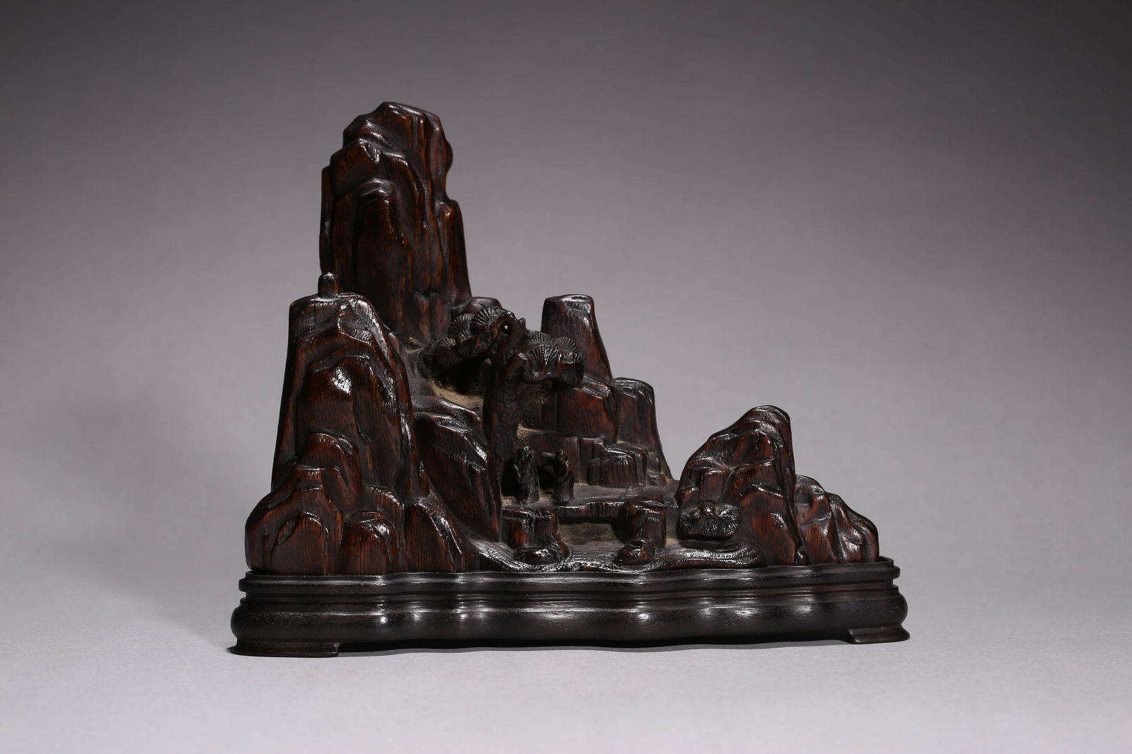 Eaglewood Landscape Figure Boulder (1 of 7)