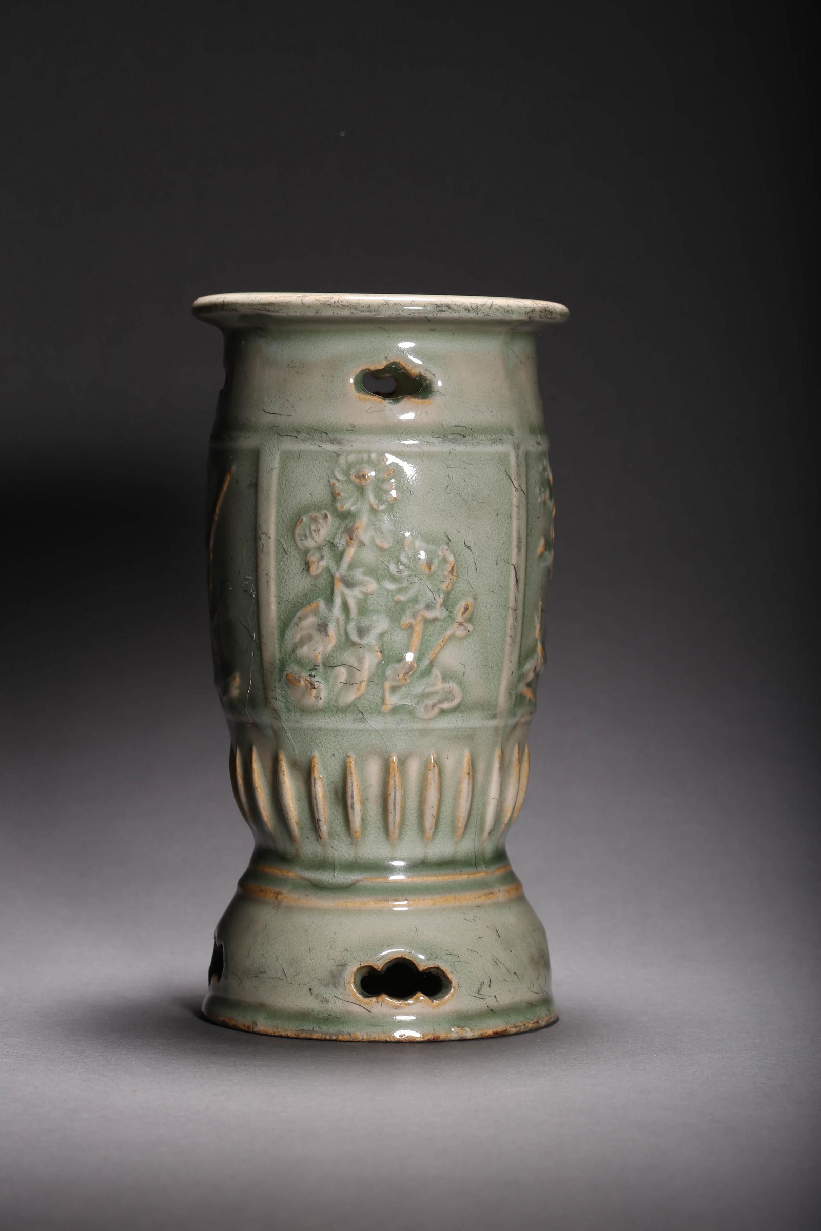Longquan Kiln Celadon-Glazed Flower Receptacle (1 of 9)