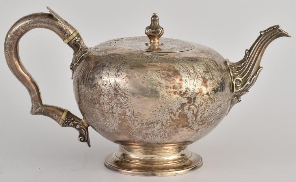 A Very Fine George III 1769 Sterling Silver Teapot (1 of 5)