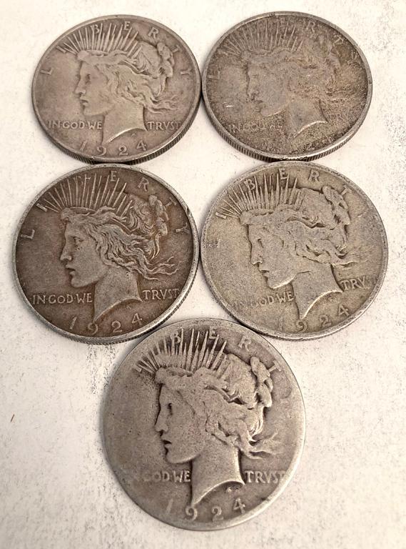 A Group of 5 1924 Silver Peace Dollars (1 of 2)