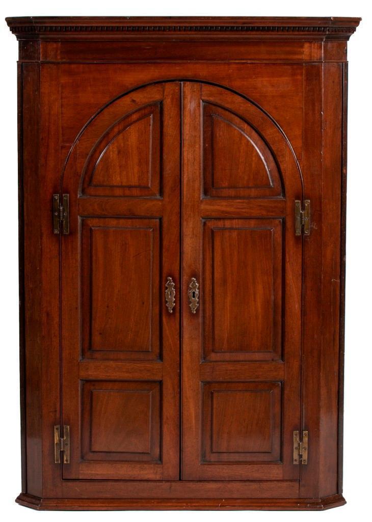 A Georgian Chippendale Hanging Corner Cupboard (1 of 3)
