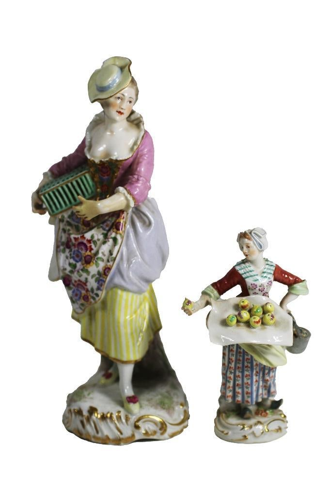 19th century. Two Meissen figurines in good condition. (1 of 4)