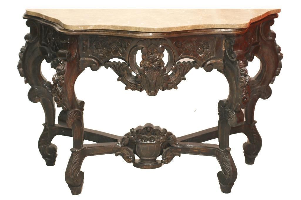 Continental, 19th century. A stunning antique console table in oak or walnut with a marble top. (1 of 6)