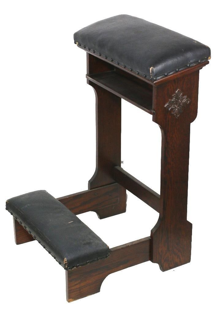 An Gothic Tiffin Company Oak Leather Padded Prie-Dieu (1 of 7)