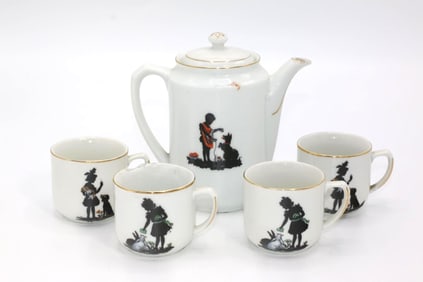 A Schirnding Bavaria Child's Tea Set, Silhouettes