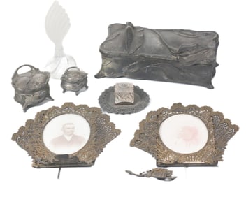A Lot of Decorative Items: Art Nouveau, Boudoir, Photographs