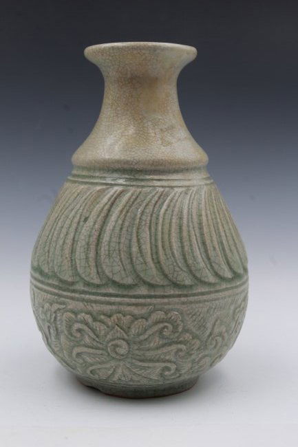 Early Chinese Celadon with Incised design, (1 of 5)