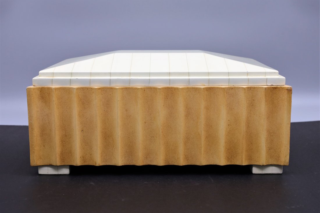 Beautiful Vintage Decorative Box (1 of 5)