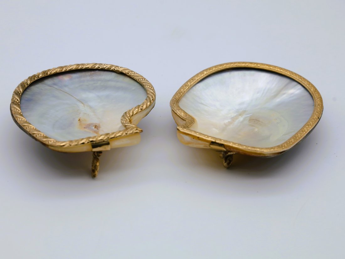 Pair of Vintage Shells on stands (1 of 8)