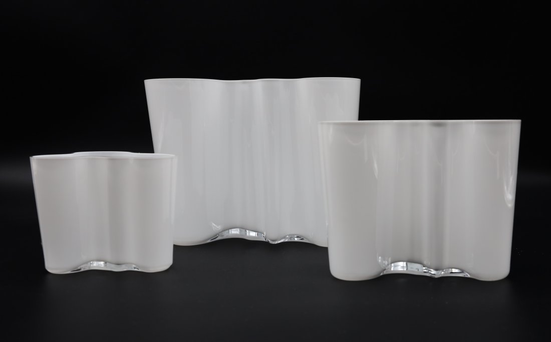 Alvo Aalto White Large , Medium and Small Finlandia Vase Littala (1 of 6)