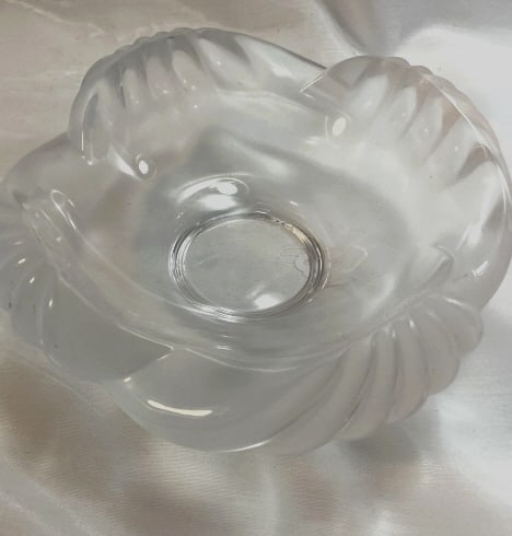LALIQUE RARE RETIRED ARUBA   TRAY (1 of 2)