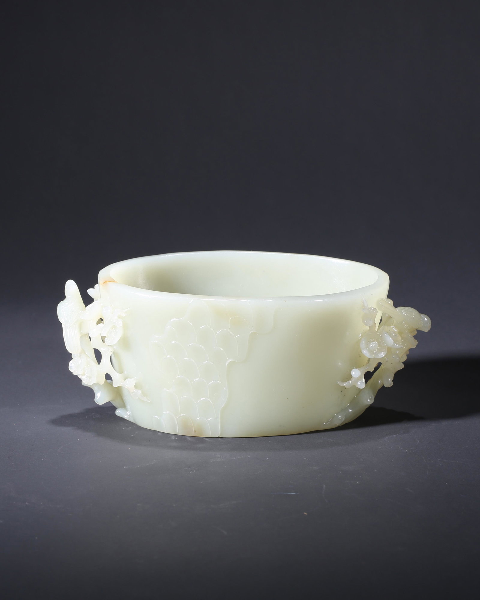 A WHITE JADE â€˜MAGPIEâ€™WATERPOT ,QIANLONG PERIOD: L:14 cmW:7.8cm H:6 cm