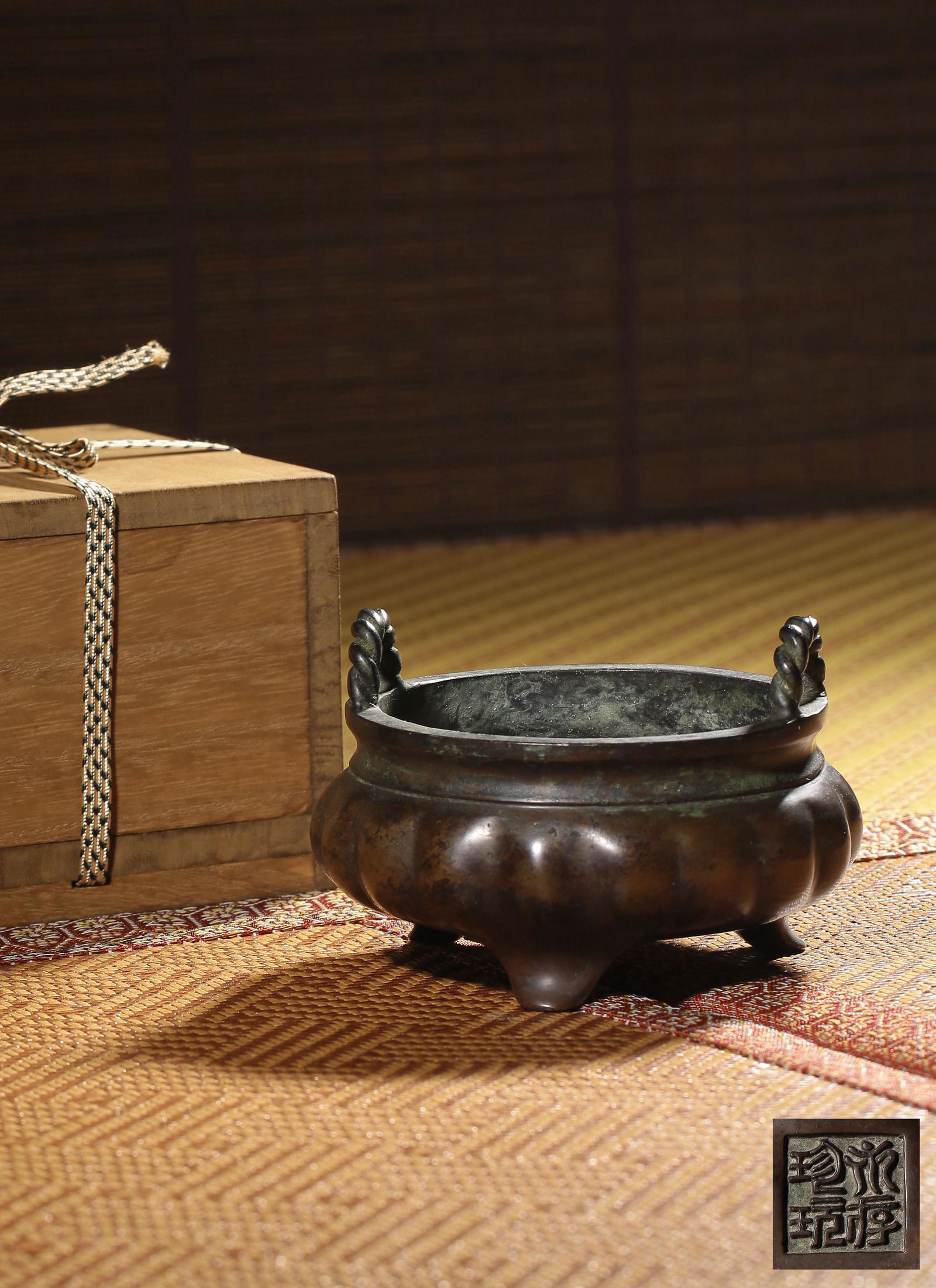 A BRONZE CENSER,QING DUNASTY (1 of 5)