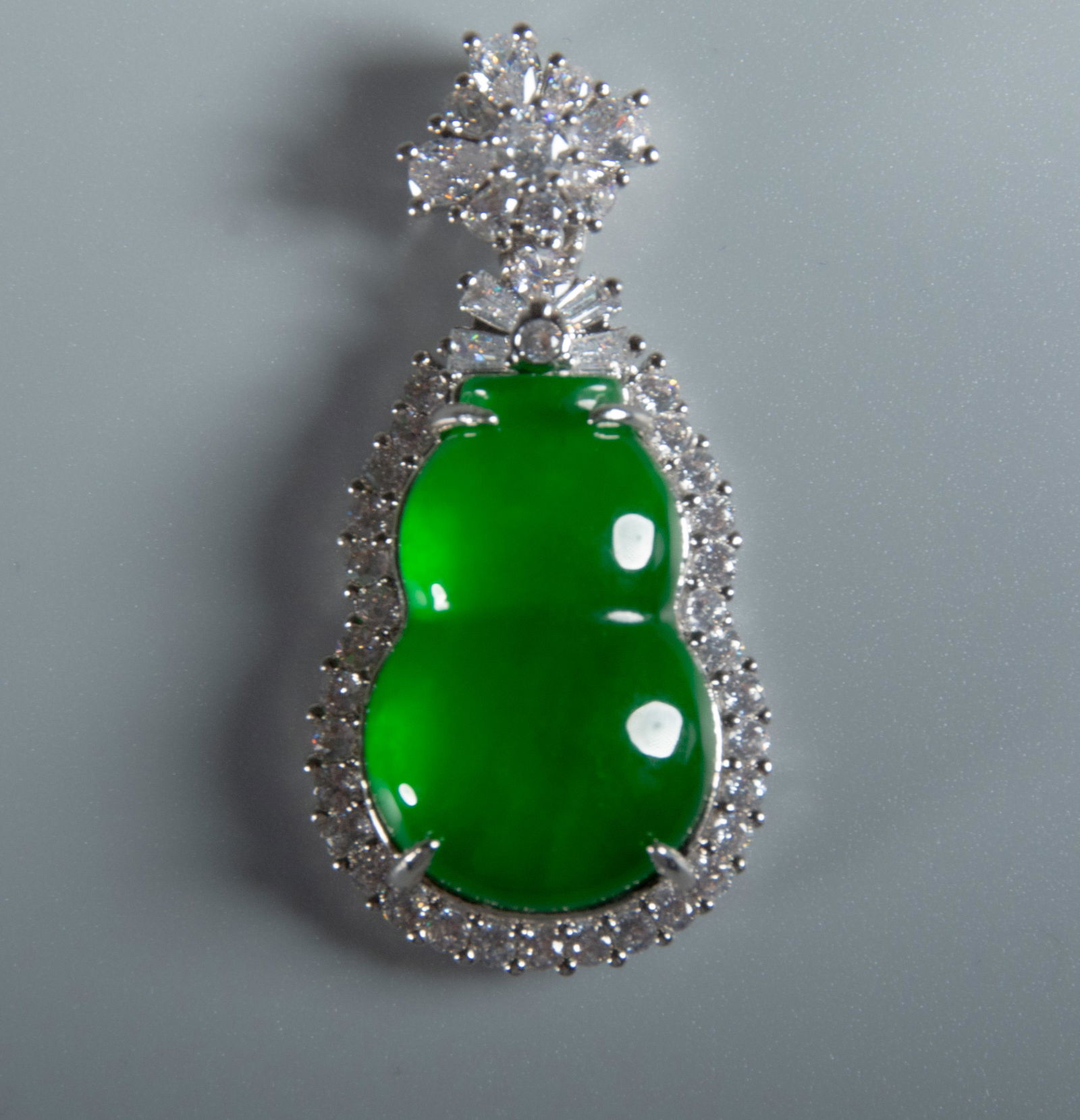 Qing Dynasty - Jade pendant (1 of 3)