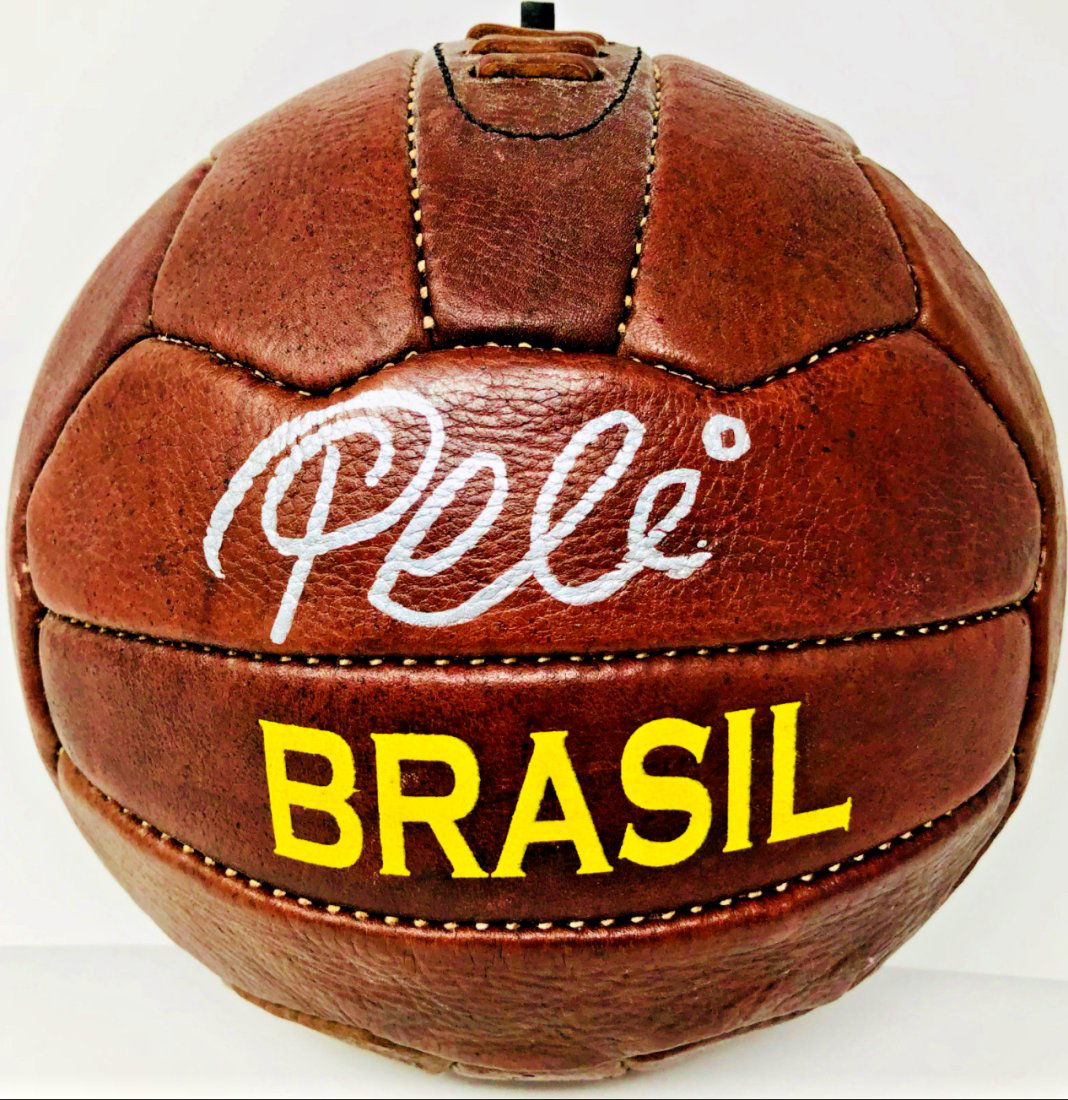 Pele Signed Leather Vintage Soccer Ball Brasil Auto PSA DNA (1 of 2)