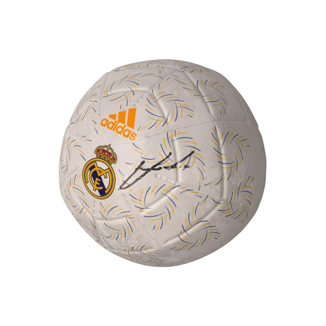 Luka Modric Signed Soccer Ball (Beckett COA): Luka Modric Signed Soccer Ball (Beckett COA)
