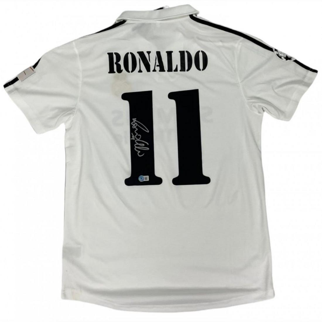 Ronaldo Signed Real Madrid Jersey (Beckett): Ronaldo Signed Real Madrid Jersey (Beckett)