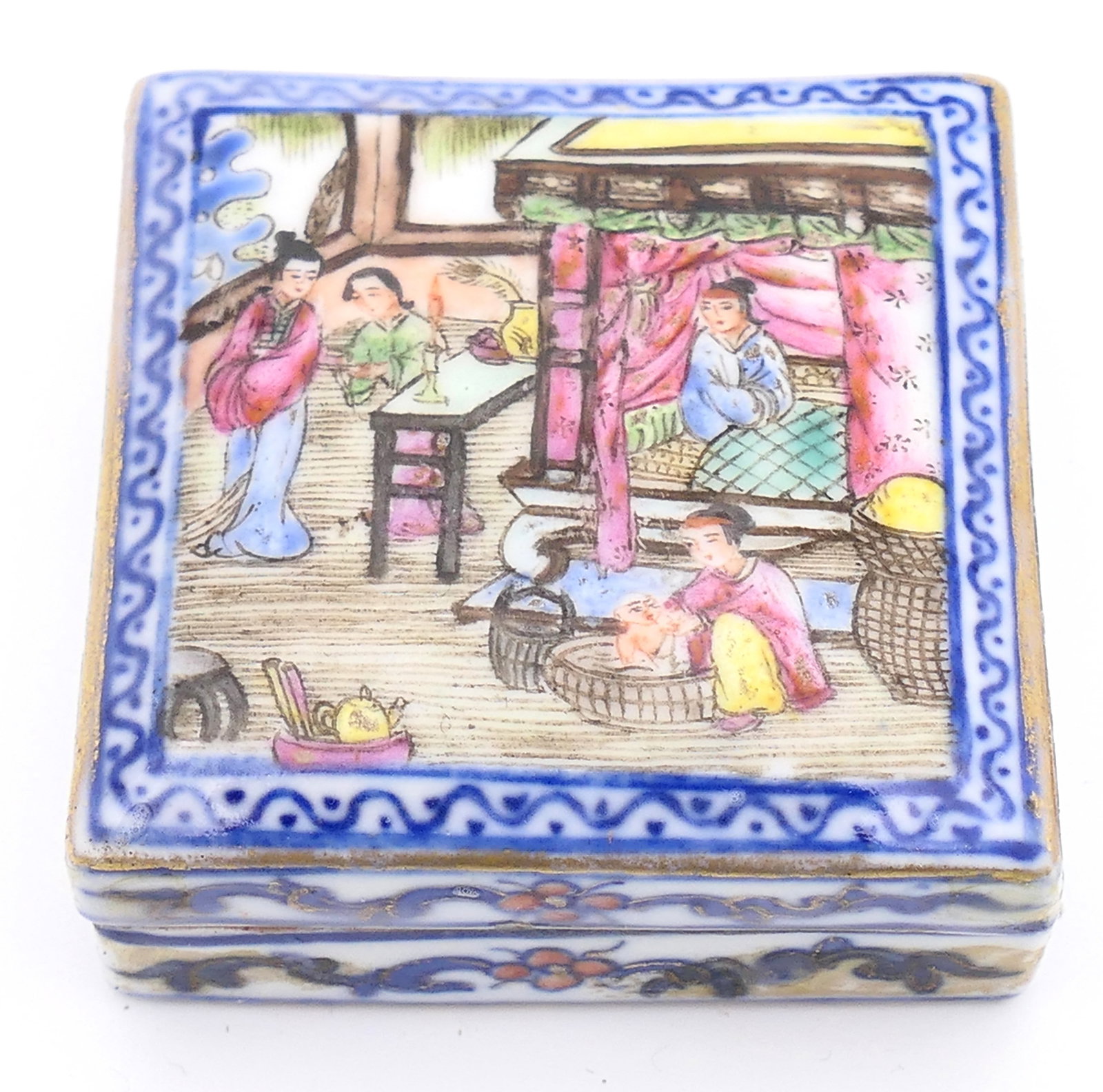 Antique Chinese Famille Rose Trinket Box (1 of 8)