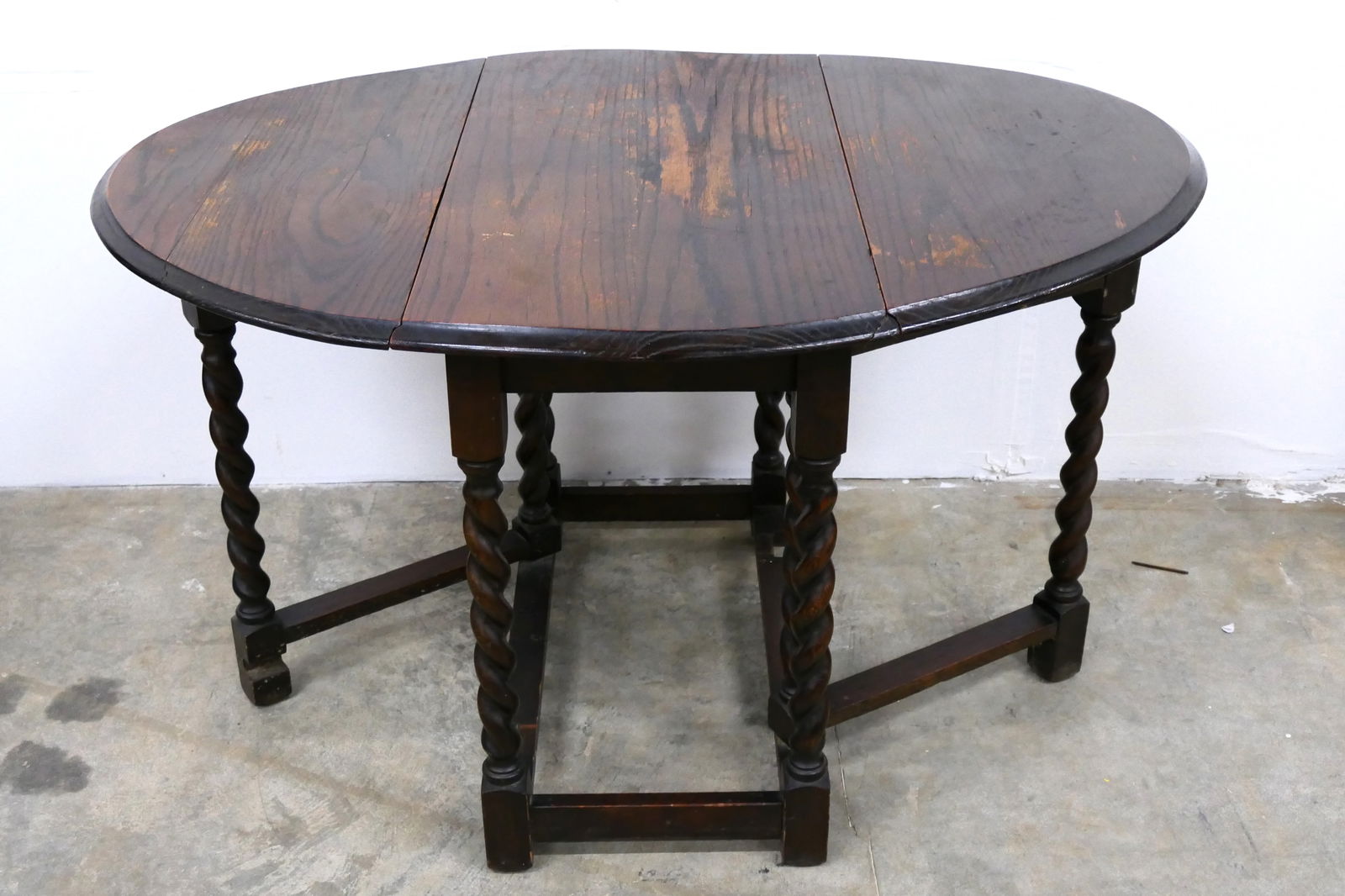 William and Mary Solid Oak Table (1 of 6)