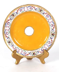 English Plate with Urn pattern