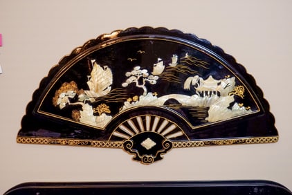 Black Lacquered Mother of Pearl Inlay Wall Fan Décor