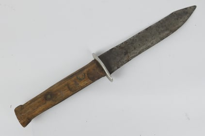 Trench Fighting Knife with Grips