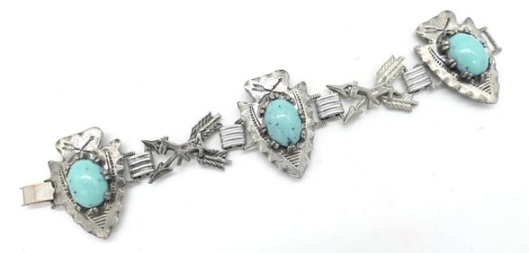 Navajo Sterling Link Bracelet Featuring Arrowheads