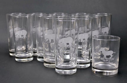 Vintage Etched Bear Themed Drinking Glasses