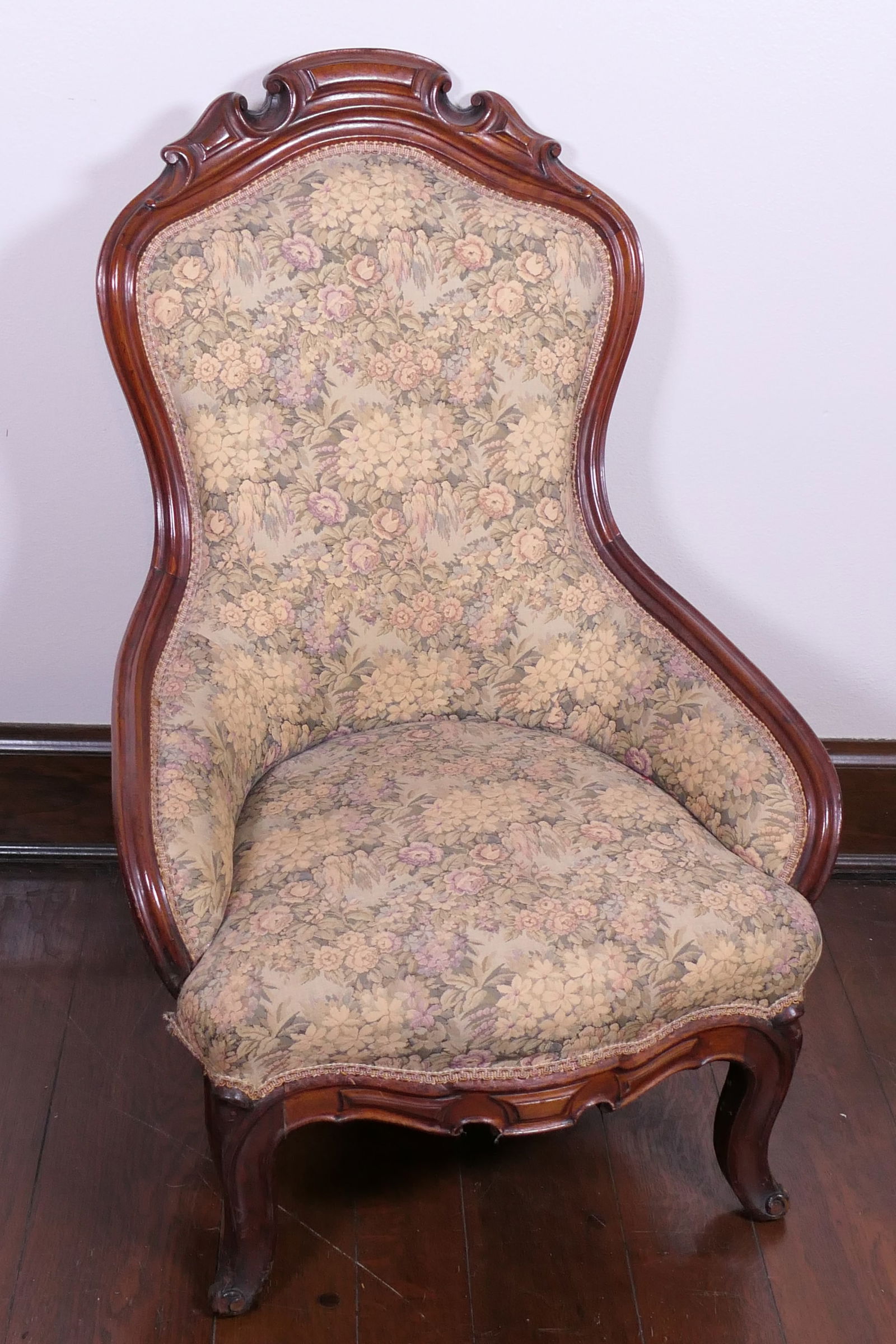 Victorian Lady's Parlor Chair (1 of 9)