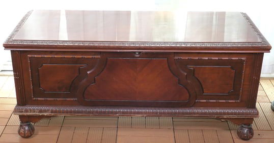 Cedar Chest with Trimmed Surface