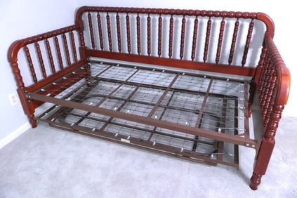 Jenny Lind Style Trundle Daybed