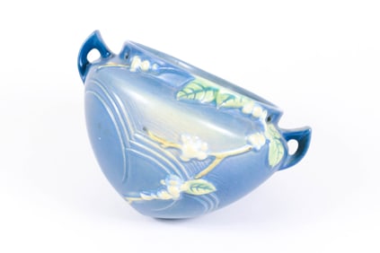 Snowberry Planter by Roseville