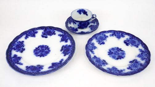 Flow Blue Plate Set