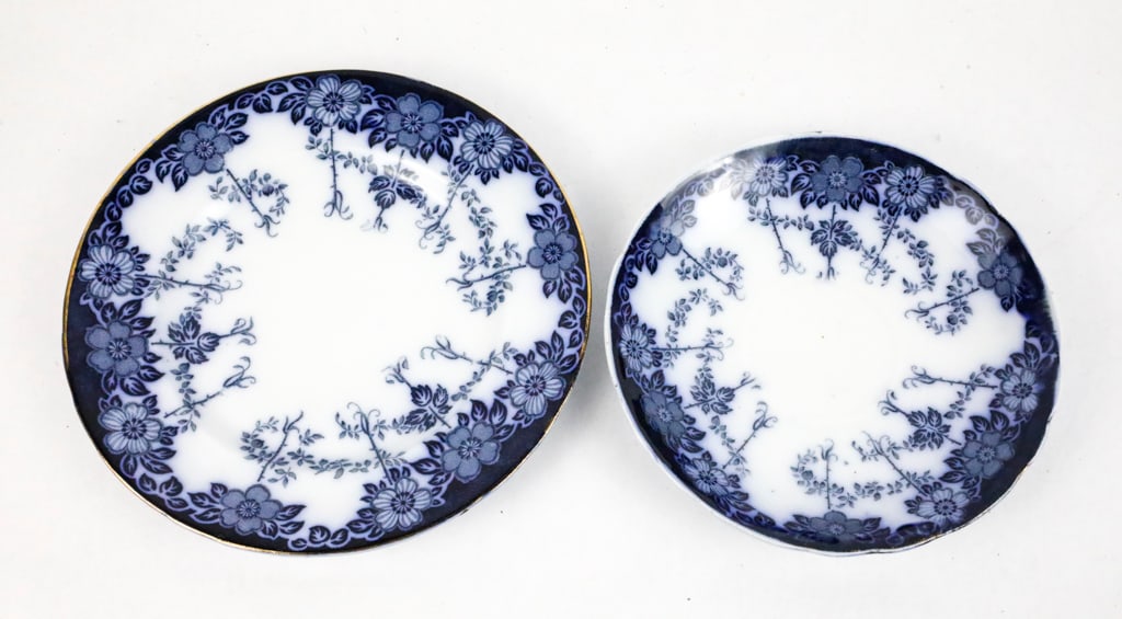 Burgess and Leigh Flow Blue Set (1 of 5)