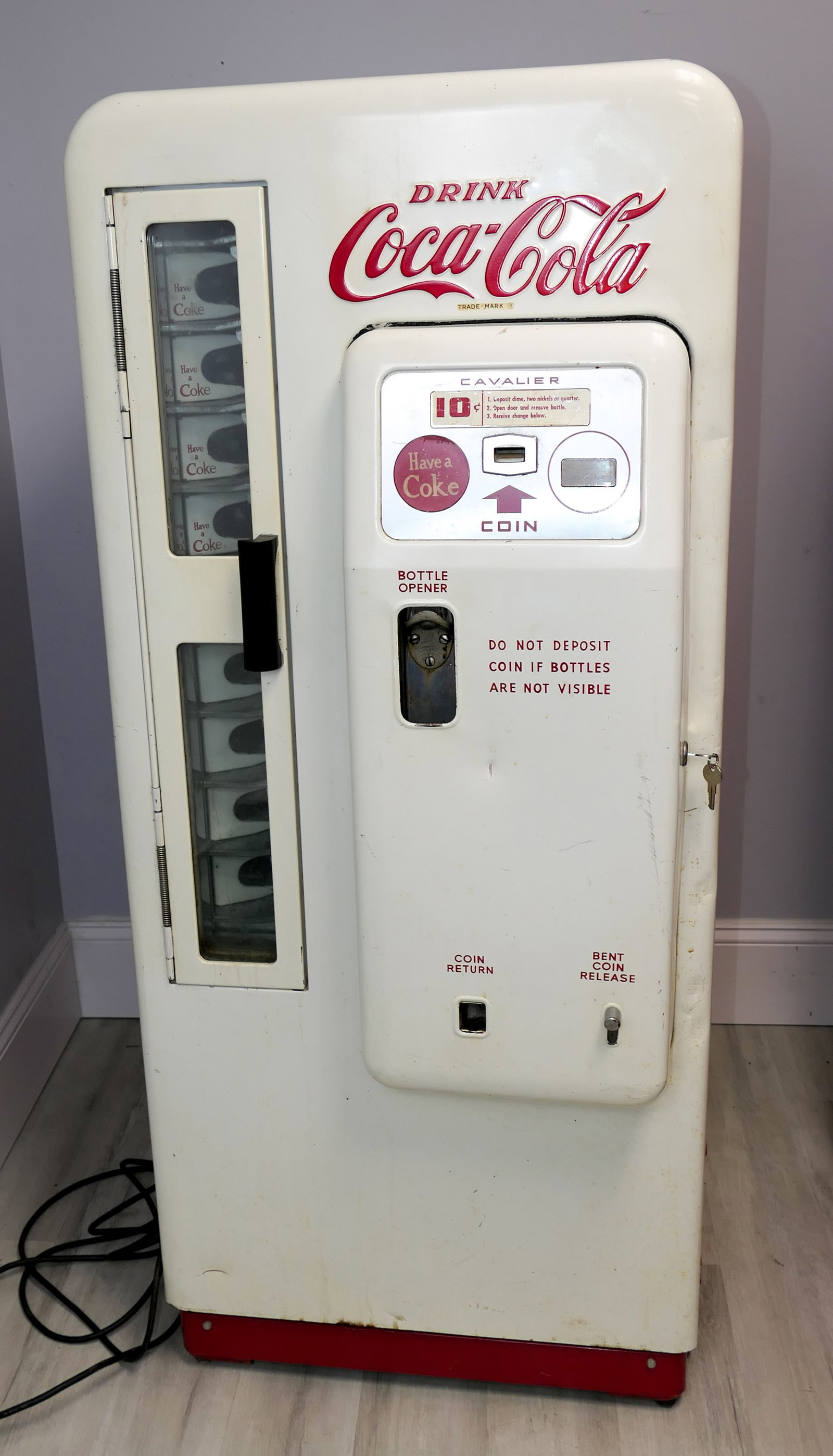 Vintage Cavalier Coca-Cola Vending Machine (1 of 16)