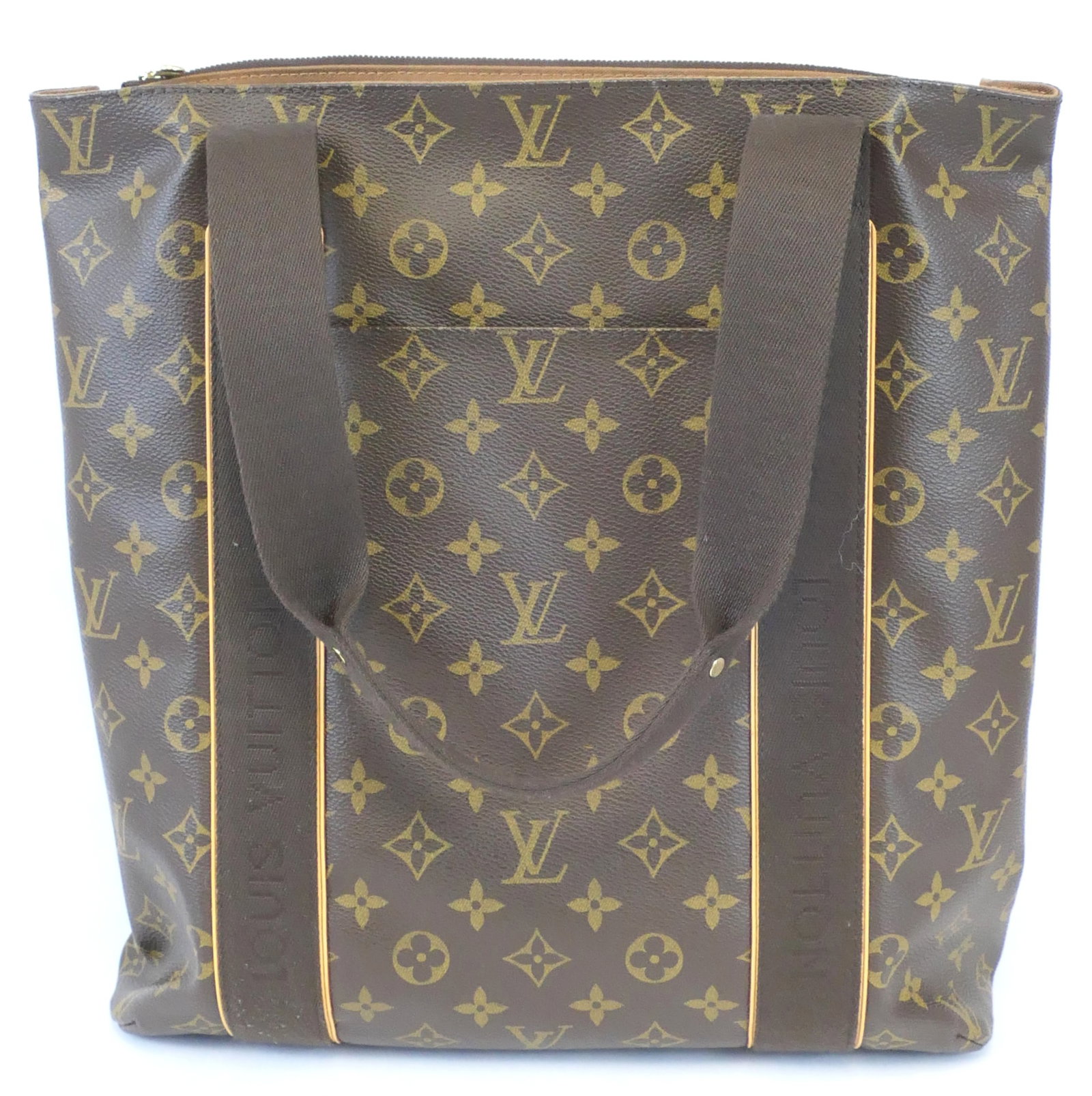 Louis Vuitton Cabas Beaubourg Monogram Canvas Bag: Louis Vuitton Cabas Beaubourg shoulder bag in classic monogram canvas with canvas shoulder strap, vachetta leather trim, gold tone hardware and fabric interior, 2008. Serial # DU4038. Excellent condit