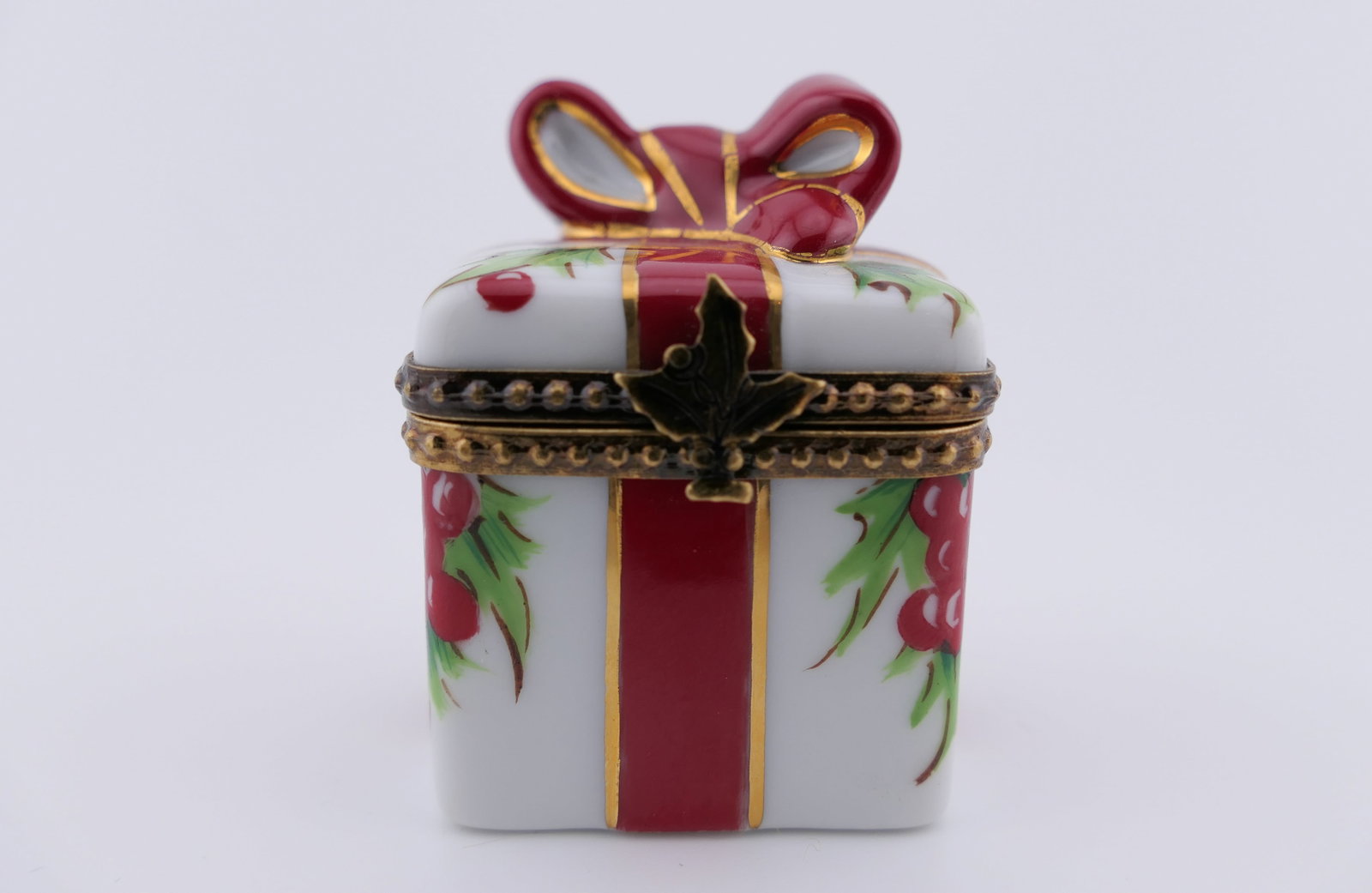 Limoges Porcelain Present Trinket Box (1 of 6)