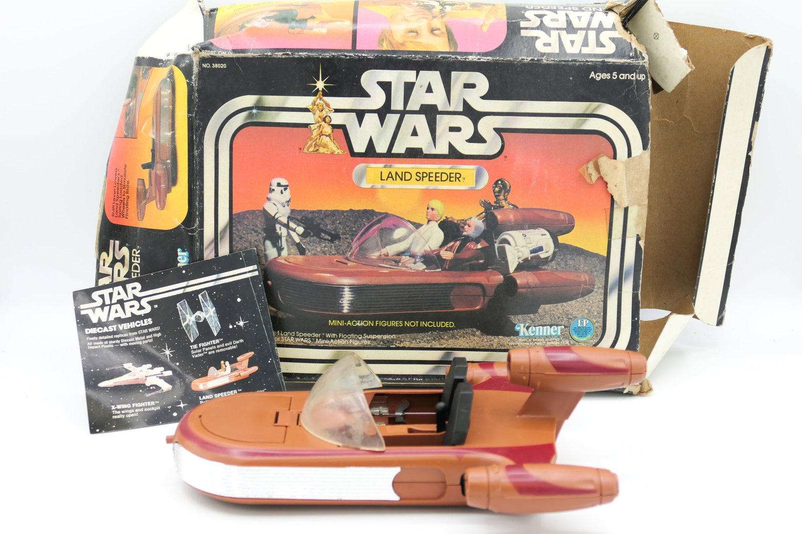 Kenner Star Wars Land Speeder: 1978 Kenner #38020 Star Wars Land Speeder with original box and appears complete. Box shows heavy wear. Some mild surface wear. Size: 6"w x 9.5"l
